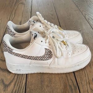 Nike Women's White Sneakers with Black and Tan Pattern